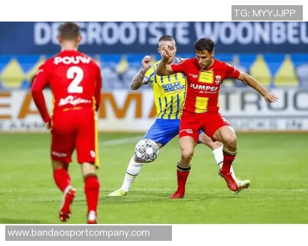 纽卡斯尔关注阿尔克马尔19岁中场斯米特转会费预计达2000万镑